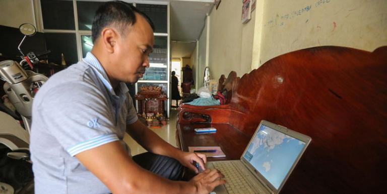 Access to e-learning hubs can help civil servants improve their knowledge and skills. Photo credit: ADB.