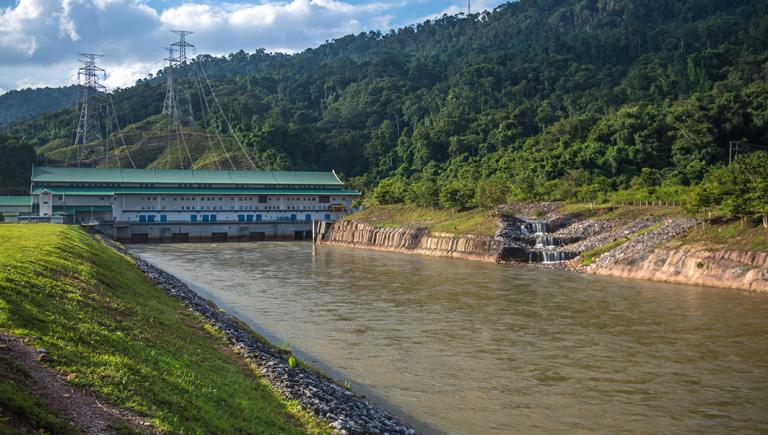 A hydropower plant in the Lao People’s Democratic Republic exports electricity to Thailand. Photo credit: ADB.