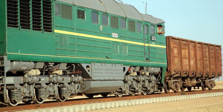 A train on the track of the Hairatan to Mazar-e-Sharif Railway connecting Afghanistan to Uzbekistan. Photo credit: ADB.