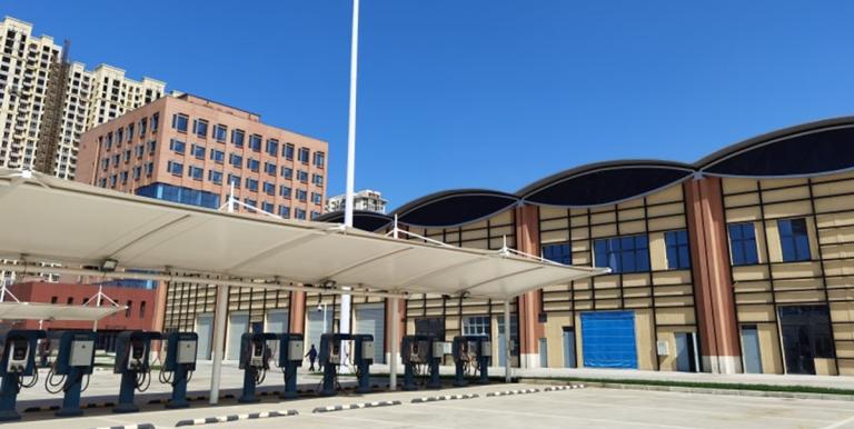 Xi’an North Railway Station Integrated Bus Interchange. Photo credit: Chenglong Chu.