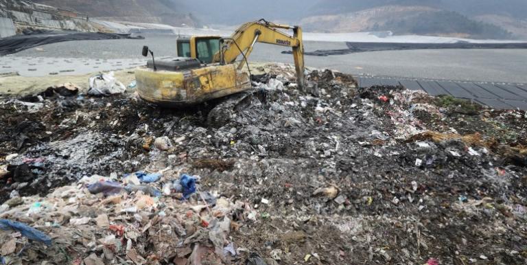 Many towns and cities in Asia use open dumps and only a small volume of solid waste ends up in properly engineered and managed landfill sites. Photo credit: ADB.