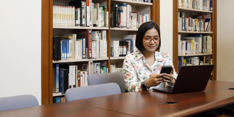 The National Learning Card enables learners to choose programs that match their personal and professional development needs. Photo credit: ADB. 