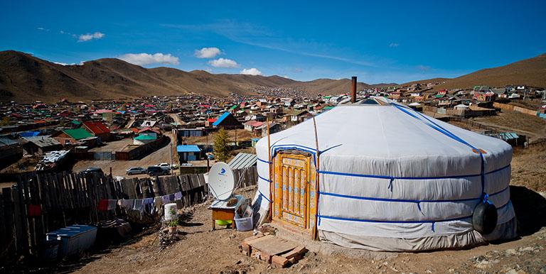 Ger districts are peri-urban areas not connected to basic urban services, such as water and sanitation. Photo credit: ADB.