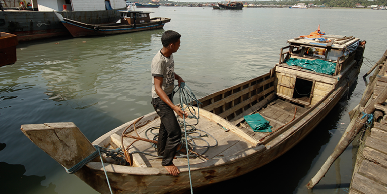 Inland waterway transport is a low-cost, environmentally friendly way of transporting people and goods. Countries in the Asia and the Pacific region have yet to realize its full potential. Photo: ADB.