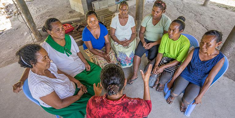 Storytelling is relevant to many of the cultures in the Pacific and can be used in project evaluation. Photo credit: ADB. 