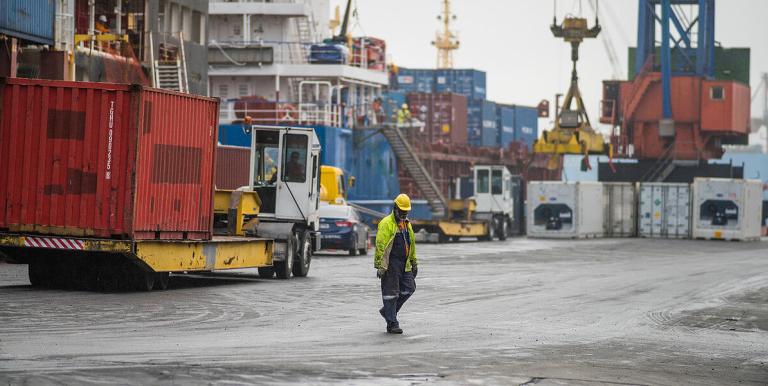 By practice, reciprocity in multilateral negotiations among trading partners tends to be loose, rather than precise. Photo credit: ADB.