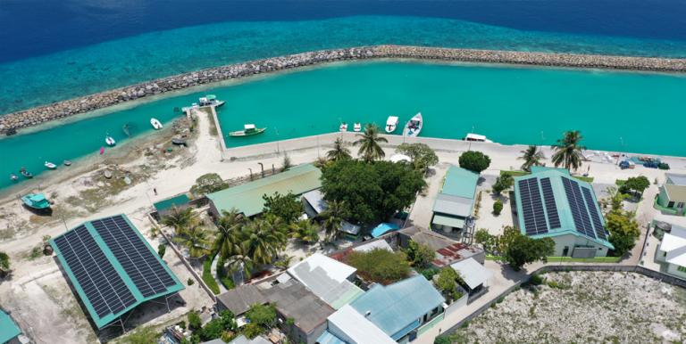 An advanced battery storage and energy management system will enhance renewable energy penetration in small island countries like the Maldives. Photo credit: ADB.