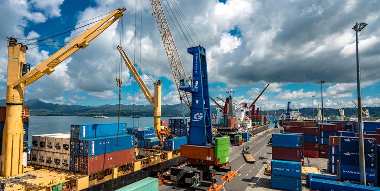 Autonomous driving technology in the logistics sector started from the development and application of automated forklift and transport equipment. Photo credit: ADB.