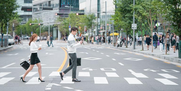 Policies must reduce gray areas in employment safety and facilitate the reentry into the workforce of those who lost their jobs due to COVID-19. Photo credit: Korea Institute of Finance.