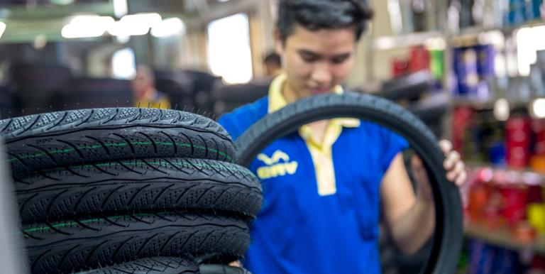 The study identifies the automotive industry as one of the potential businesses that either Indian or Thai small and medium-sized enterprises can explore. Photo: ADB.