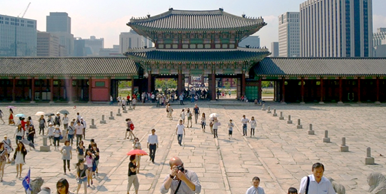 Despite limited opening of ASEAN countries' banking market, Korean banks are stepping up efforts to operate business in this region. Photo credit: Korean Institute of Finance