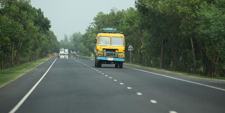 A transport connectivity master plan must include the development of primary road corridors capable of handling large volumes of people and goods. Photo credit: ADB. 