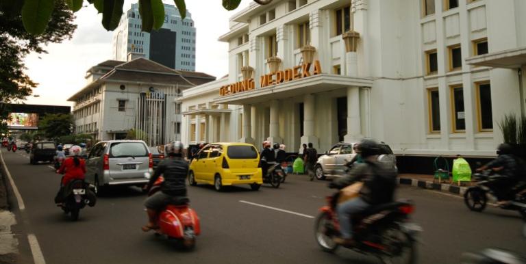 Bandung in West Java, located just south of Indonesia’s capital Jakarta, is one of Southeast Asia’s fast-rising cities. Studies show that the balanced and holistic development of second-tiered cities and towns can help ease the pressure of urbanization on a country’s primary cities. Photo credit: ADB.