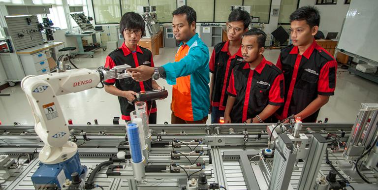 National skills strategies should take into account the growing trend toward automation of routine jobs for efficiency and profitability. Photo credit: ADB.