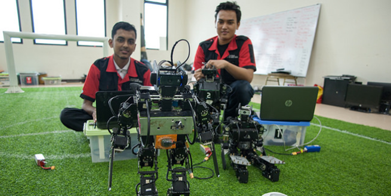 Learning activities must incorporate design thinking, solution making, and problem solving tasks, leveraging emerging computing resources, including artificial intelligence. Photo credit: ADB.