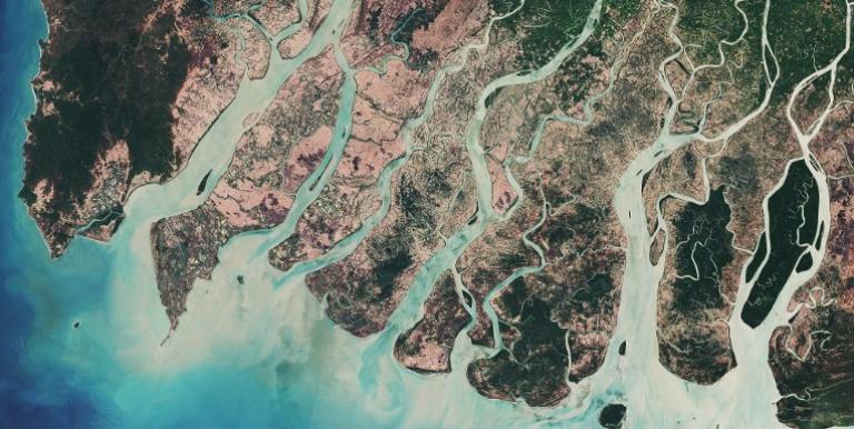 An image of the Irrawaddy River in Myanmar captured by the Copernicus Sentinel-2A satellite in March 2017 after the harvesting season. Photo credit: ESA - CC BY-SA 3.0 IGO.