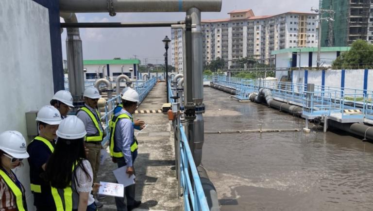 Maynilad shares lessons from its nonrevenue water management program through training activities and plant tours. Photo credit: ADB.