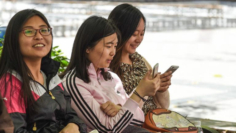Zero-rated access and SMS reminders can encourage filing and payment of taxes. Photo credit: ADB.